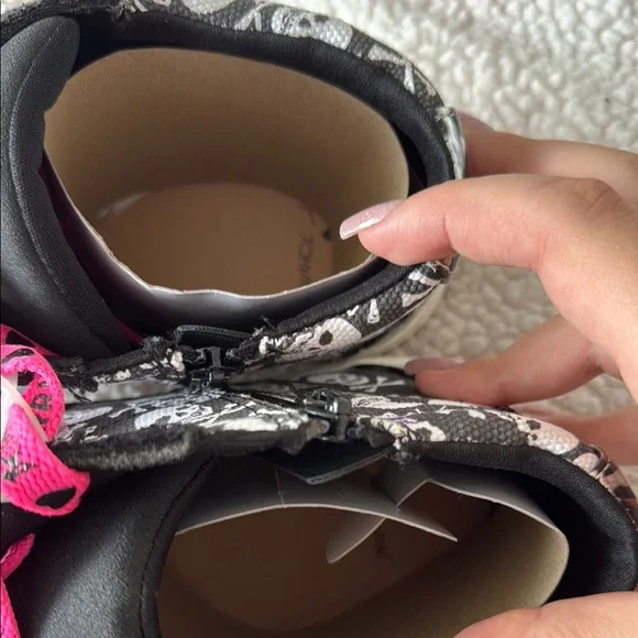 Betsy Johnson sneakers - Picture 3 of 6